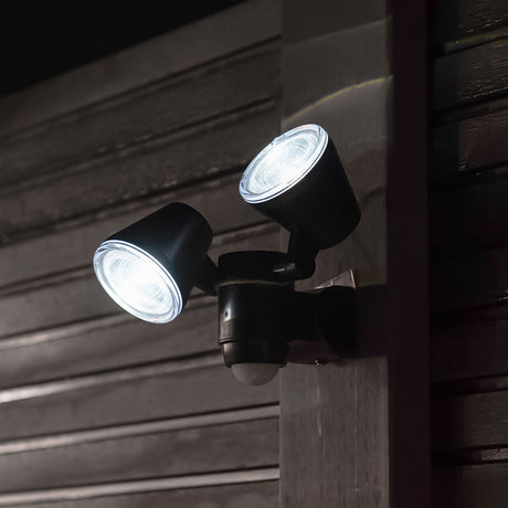 Battery Powered Outdoor Security Light Twin Head Spotlight with PIR Sensor