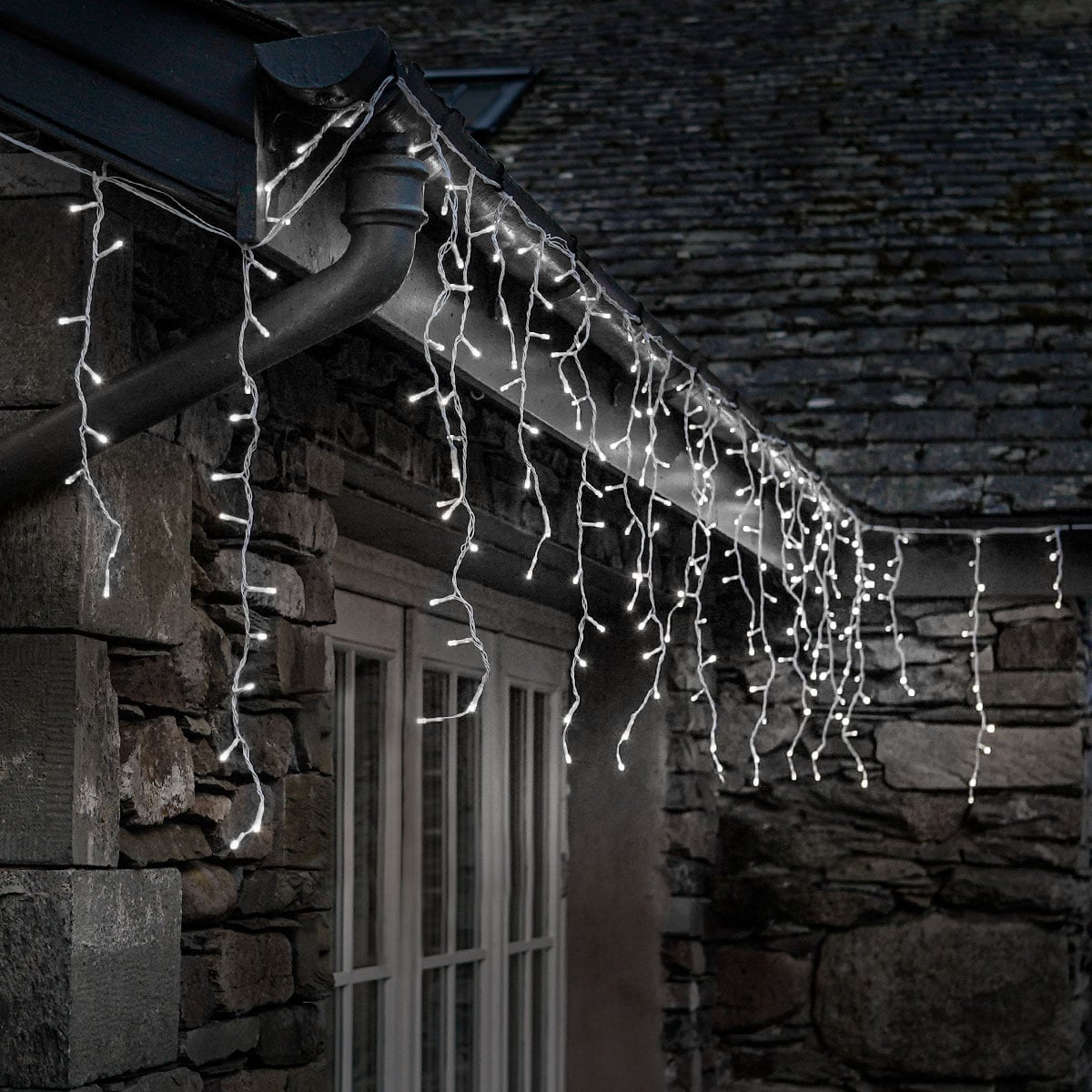 Plug In Christmas Snowing Effect Icicle Lights