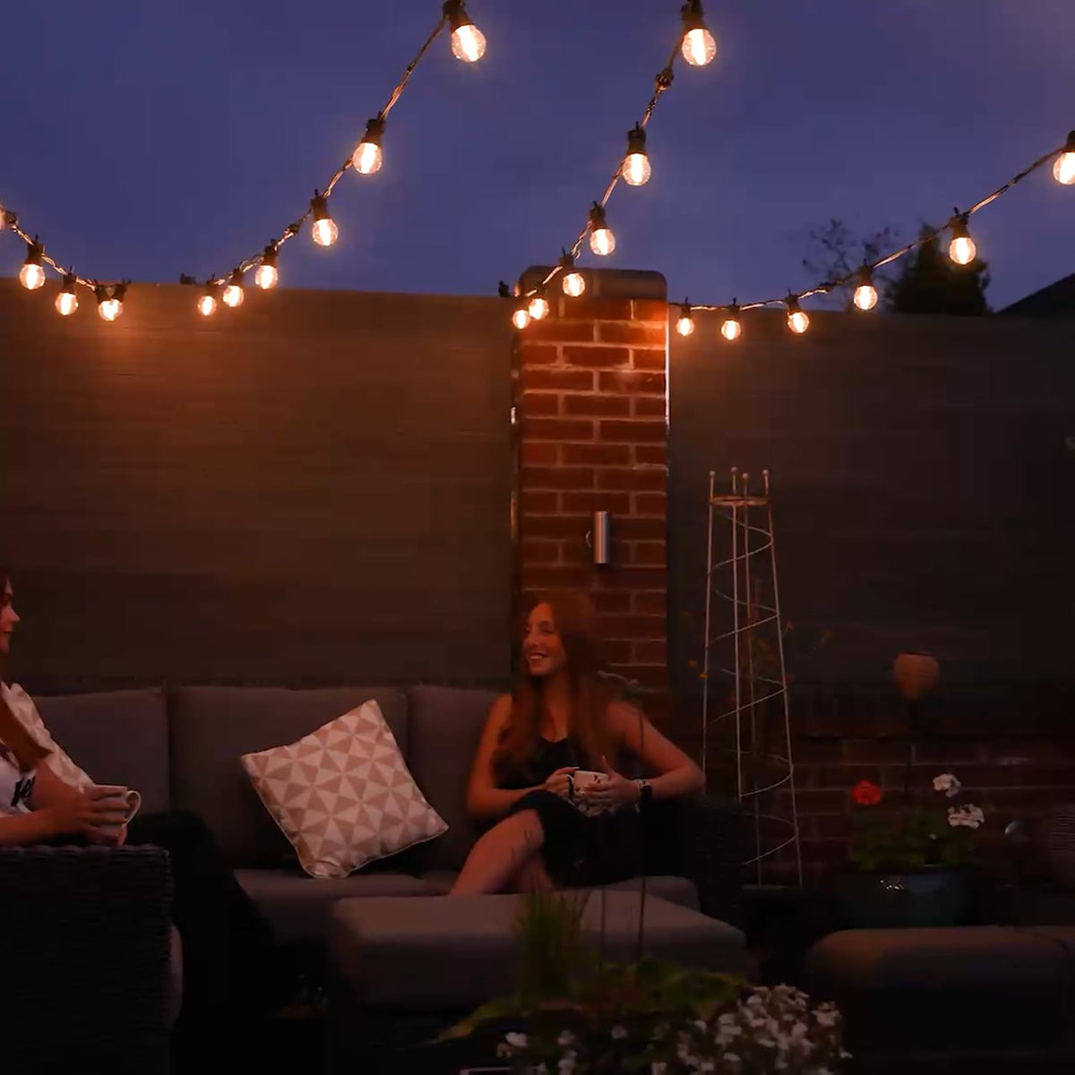 festoon-lights-connectable-warm-white-smd-leds-clear-bulbs-black-rubber-cable