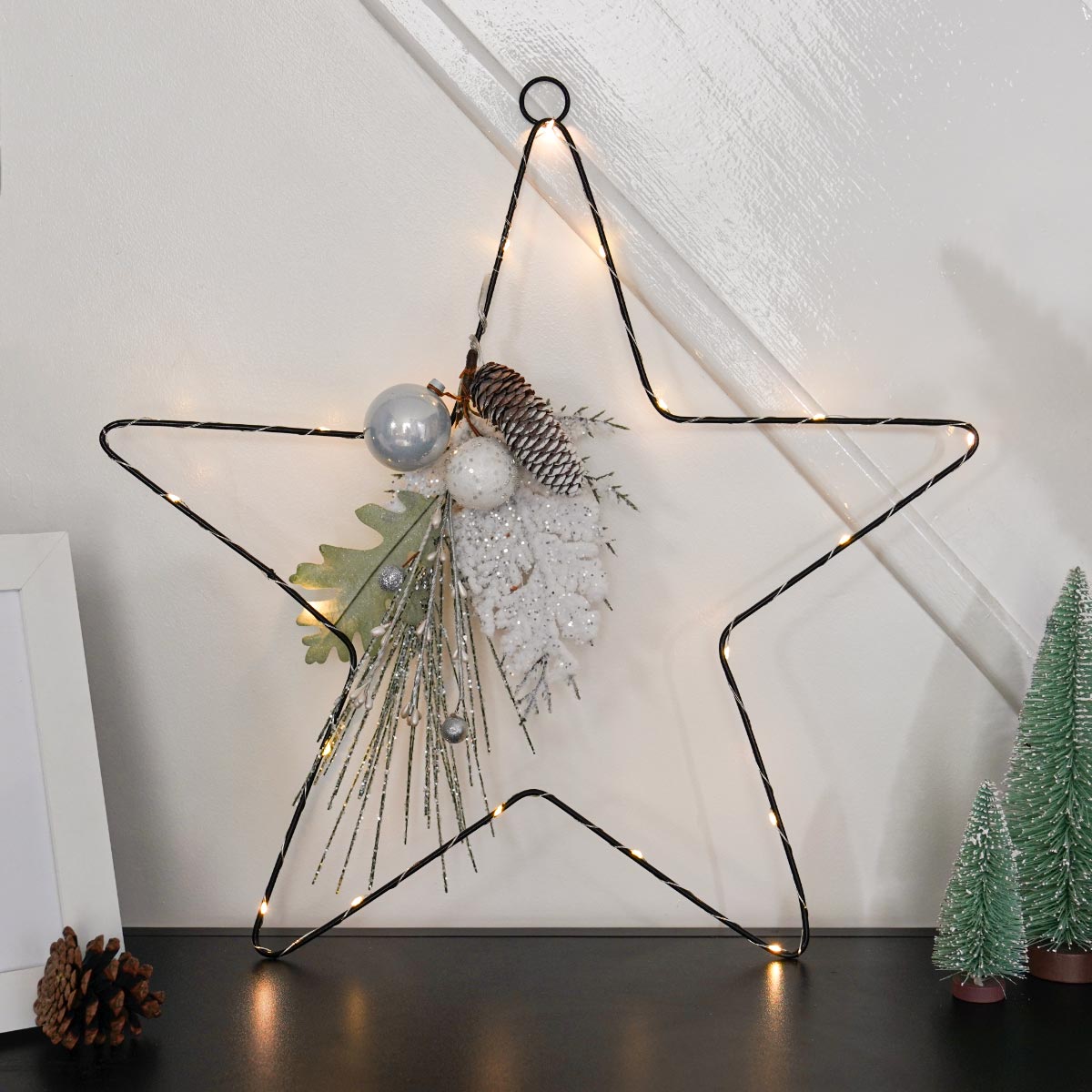50cm Battery Hanging Star Light with Silver Berries & Pinecones